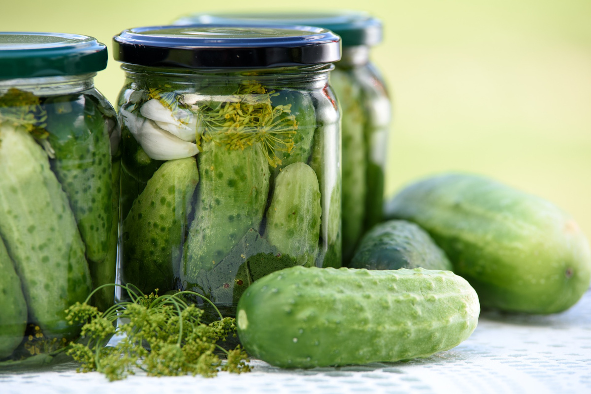 Pickled cucumbers in natural preservative
